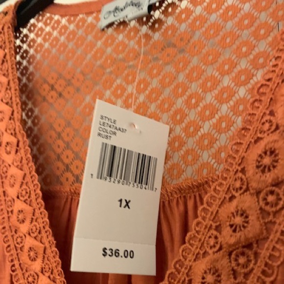 Off the shoulder women’s top - Picture 2 of 3